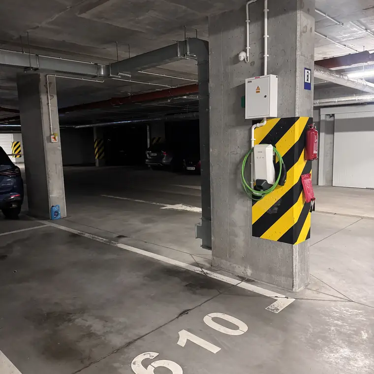 Ładowarka do samochodów elektrycznych — realizacja SofSolar
